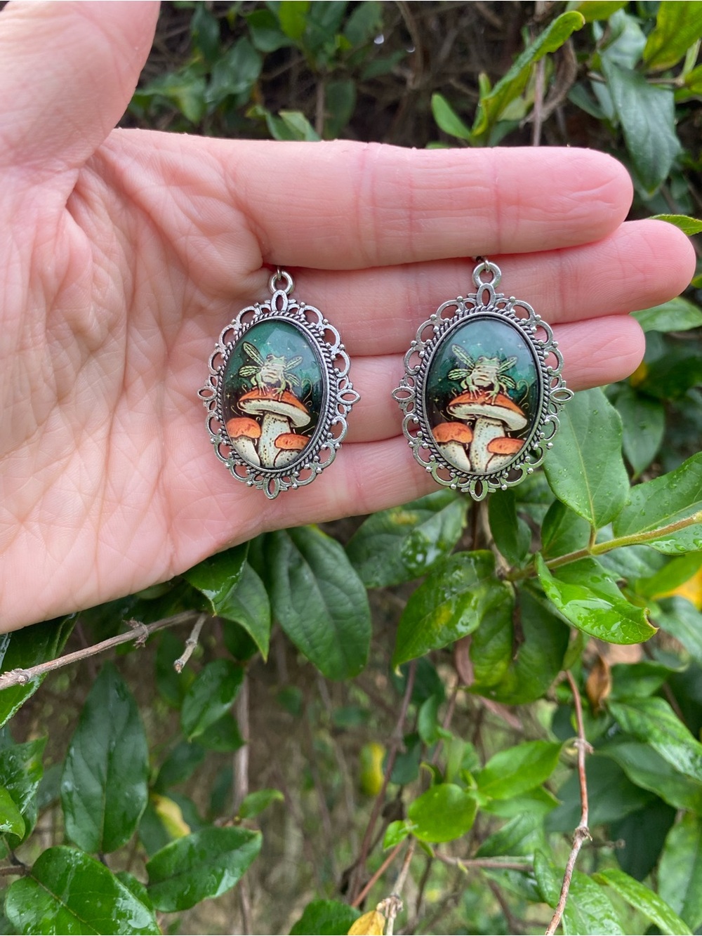 Cottagecore Mushroom & Fairy Toad Earrings Victorian Design lightweight NWT - Picture 2 of 6